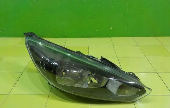 Ford Focus Headlight/headlamp F1EB13W029SD XP213
