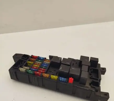 Volvo V70 Fuse module 518717004 8637841