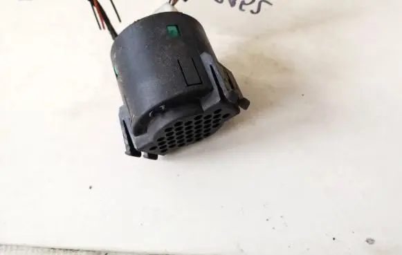 BMW 5 E39 Alarm system siren 65818360995