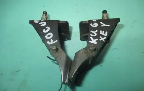 Ford Focus Tailgate/trunk/boot hinge