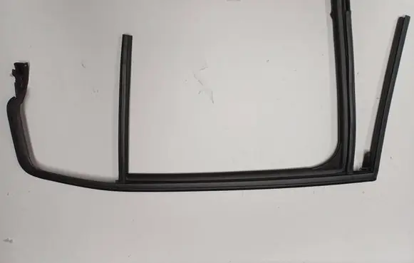 Citroen C5 Aircross Rubber seal rear door 9816903080
