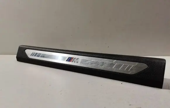 BMW X5 G05 Front sill trim cover 19184810