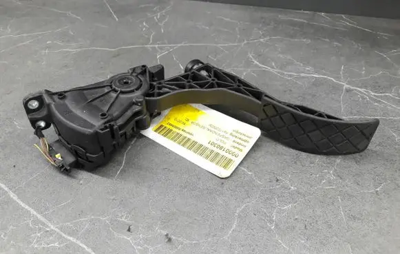 Volkswagen Polo V 6R Accelerator throttle pedal 6Q1723503P