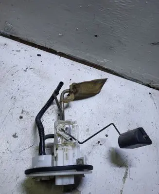 Opel Zafira B Fuel level sensor 
