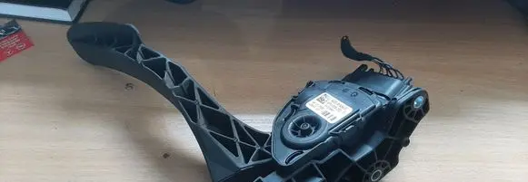 Ford Mondeo MK IV Accelerator throttle pedal 6G929F836