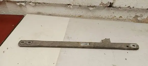 Autres pièces compartiment moteur
