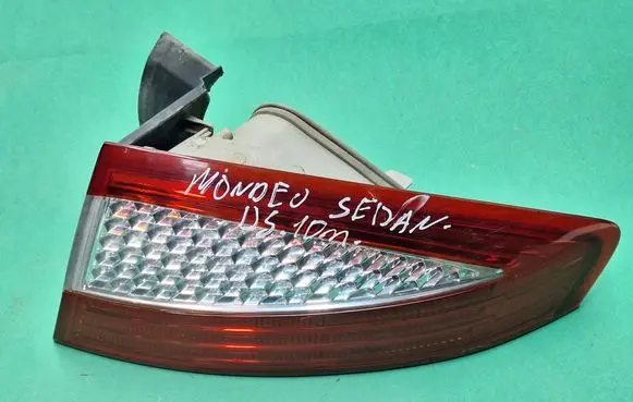 Rear/tail lights
