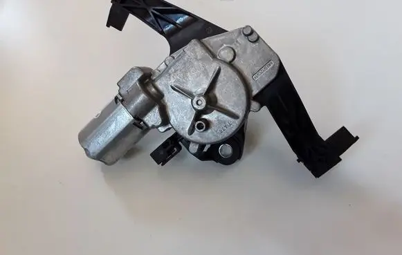 Opel Corsa E Rear window wiper motor 0390205011
