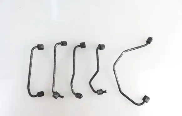 KIA Sorento Fuel injector supply line/pipe