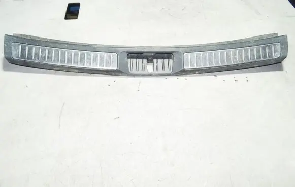 Toyota Avensis T270 Trunk/boot sill cover protection 6942205010 5838705110