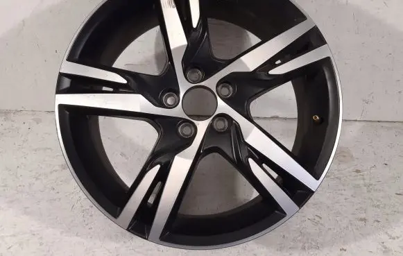 Volvo C40 R18 alloy rim 31445812