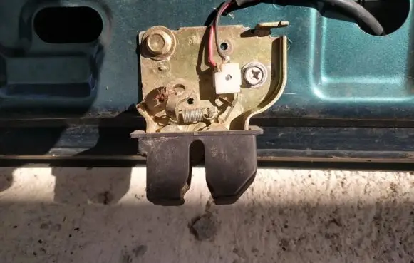Ford Escort Tailgate/trunk/boot lock/catch/latch