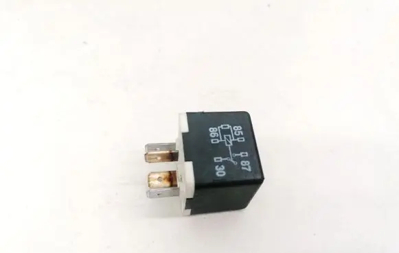 Audi A4 S4 B6 8E 8H Other relay 141951253B