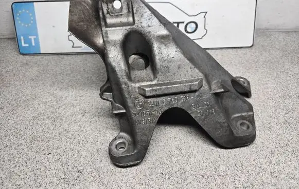 BMW 3 E90 E91 Engine mounting bracket 6760316 24168110