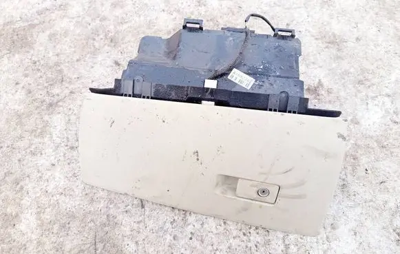 Volvo XC70 Glove box 30676278