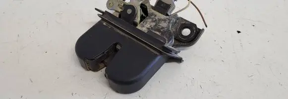 Audi A3 S3 8L Tailgate/trunk/boot lock/catch/latch 8L0827520C