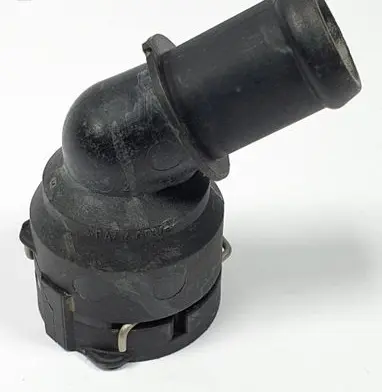 Engine coolant pipe/hose