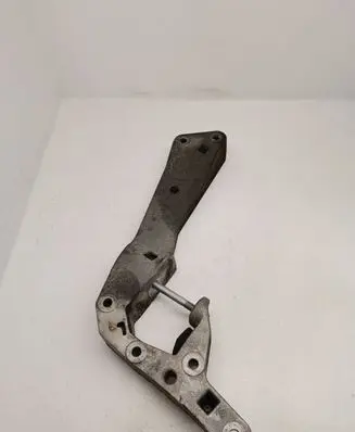 BMW 7 G11 G12 Gearbox mounting bracket 6861583