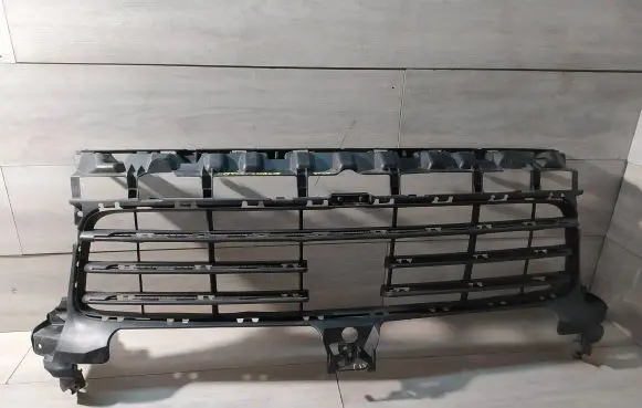 Porsche Cayenne (9Y0 9Y3) Front bumper upper radiator grill 9Y0807683A