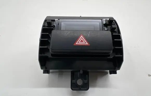Toyota Hilux VIII Hazard light switch 75H321
