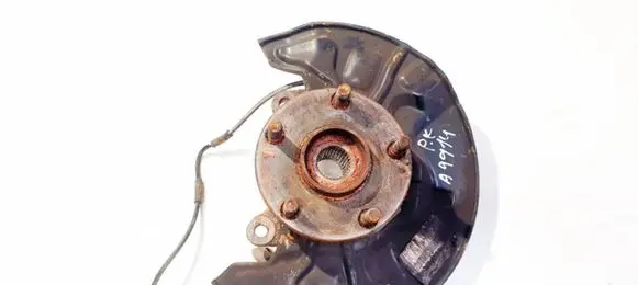 Toyota Corolla Verso AR10 Front wheel hub