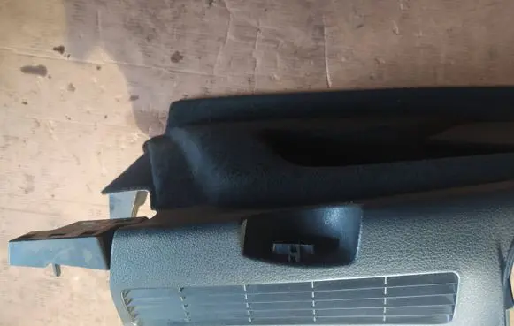 Volkswagen Touareg II Trunk/boot lower side trim panel 7P6867037 A047720