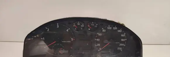Audi A4 S4 B5 8D Speedometer (instrument cluster) AU0007001