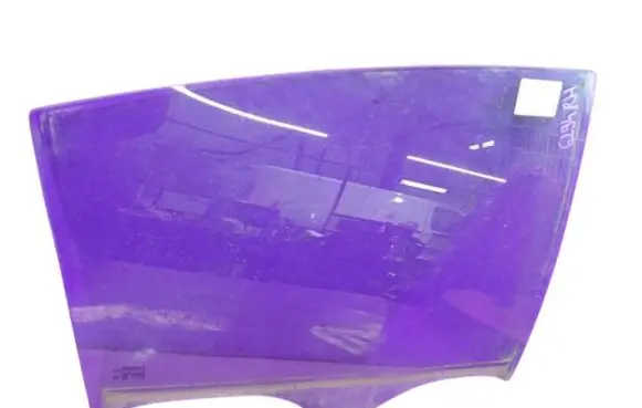 Renault Laguna III Front door window glass four-door
