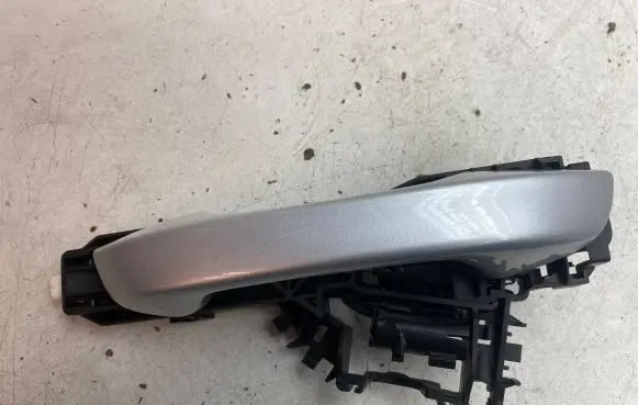Volkswagen Golf VIII Front door exterior handle 5H0837205F 5H0837469