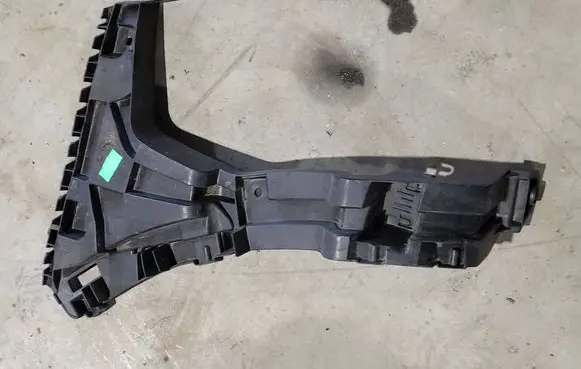 Audi Q3 8U Rear bumper mounting bracket 8U0807453B