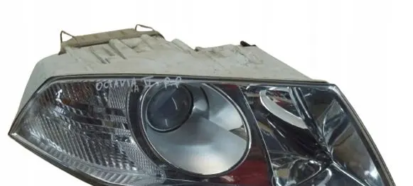 Skoda Octavia Mk2 (1Z) Headlight/headlamp