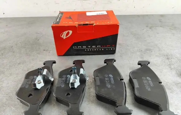 BMW 5 E39 Brake pads (front) 027025
