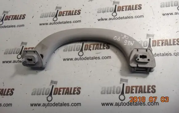 Mercedes-Benz E W211 Front interior roof grab handle A2118100051