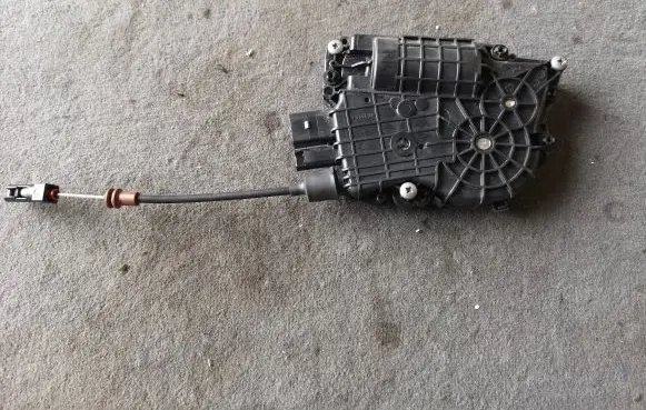 BMW 7 F01 F02 F03 F04 Rear door soft close latching motor 4154309800