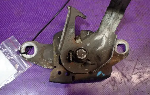 Dacia Dokker Engine bonnet/hood lock/catch