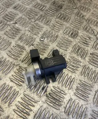 Saab 9-3 Ver2 Vacuum valve 2021083464