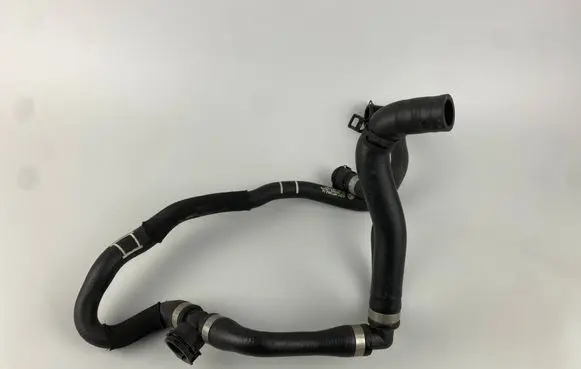 Mini Cooper Countryman F60 Engine coolant pipe/hose 9873682
