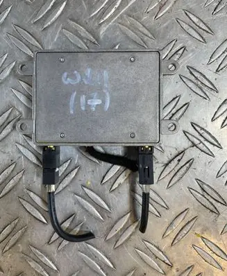 Mercedes-Benz E W211 Aerial antenna amplifier 2118200885
