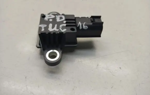 Hyundai Tucson TL Airbag deployment crash/impact sensor 95920B1050
