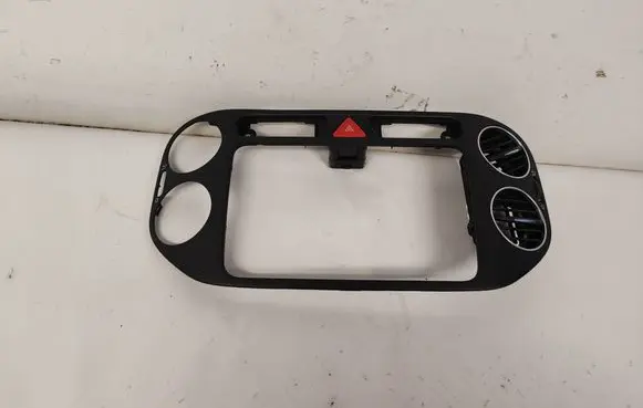Volkswagen Golf Plus Radio/GPS head unit trim 5M0858071K