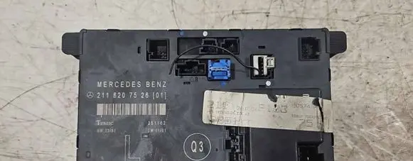 Mercedes-Benz E W211 Door control unit/module 2118207526 351162
