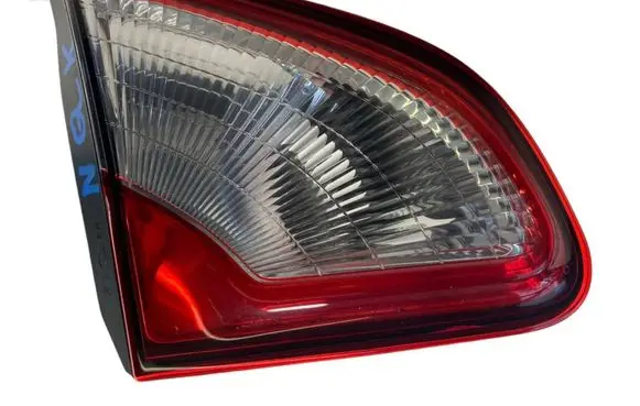 Nissan Qashqai Tailgate rear/tail lights 89503189 B26555BR01A