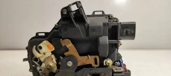 Front door lock