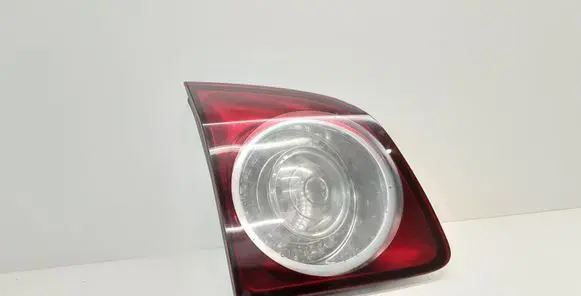 Tailgate rear/tail lights