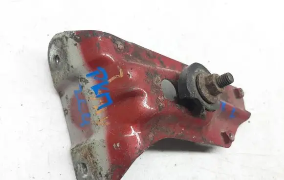 Volkswagen Golf V Fender mounting bracket 1K6821135