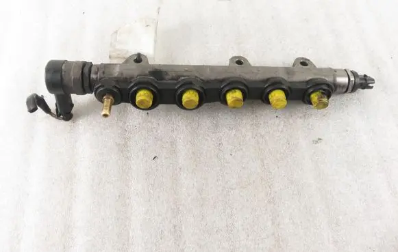 Renault Scenic II - Grand scenic II Fuel main line pipe 0281002753 0445214153 0281002915