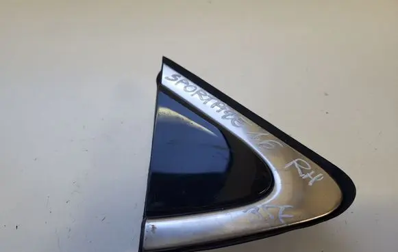 KIA Sportage Front door glass trim molding