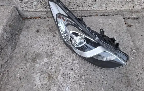 Hyundai i30 Headlight/headlamp 