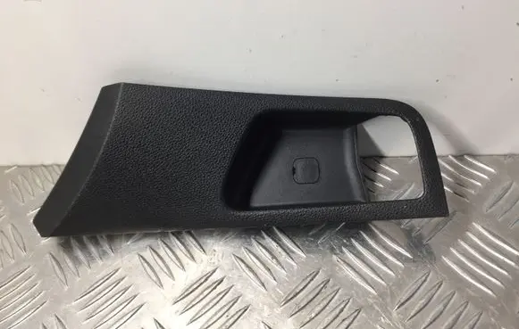 KIA Sportage Front door handle cover 826111F000