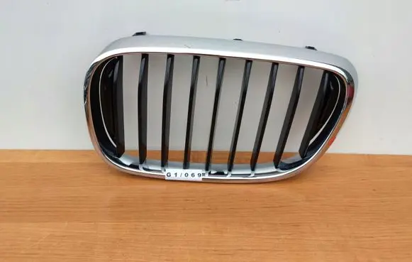 BMW 7 G11 G12 Front bumper upper radiator grill 51137357011